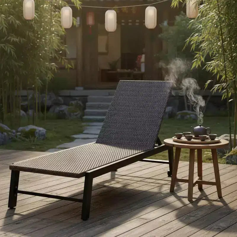Chaise longue inclinable d'extérieur en rotin PE avec roulettes, parfaite pour la détente au bord de la piscine