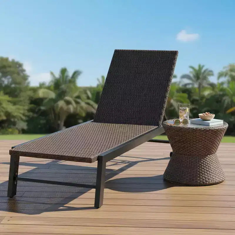 Chaise longue inclinable d'extérieur en rotin PE avec roulettes, parfaite pour la détente au bord de la piscine