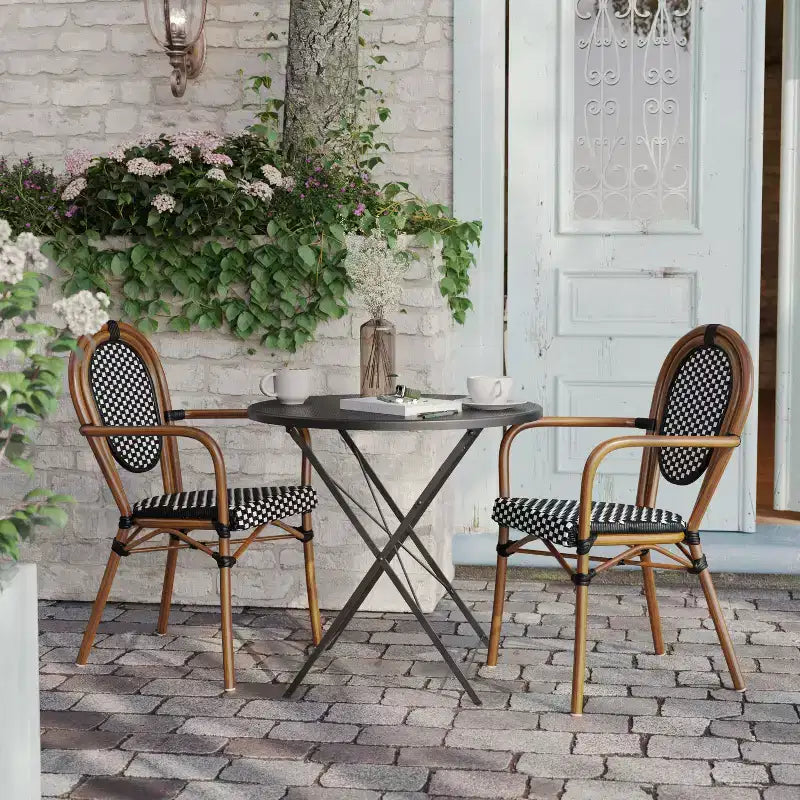 Chaise bistrot empilable professionnelle avec accoudoirs, en rotin PE et aluminium, pour l'intérieur et l'extérieur
