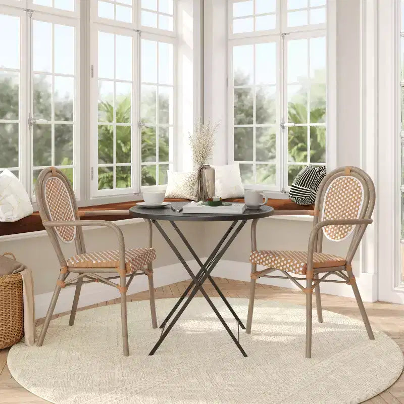 Chaise bistrot empilable professionnelle avec accoudoirs, en rotin PE et aluminium, pour l'intérieur et l'extérieur