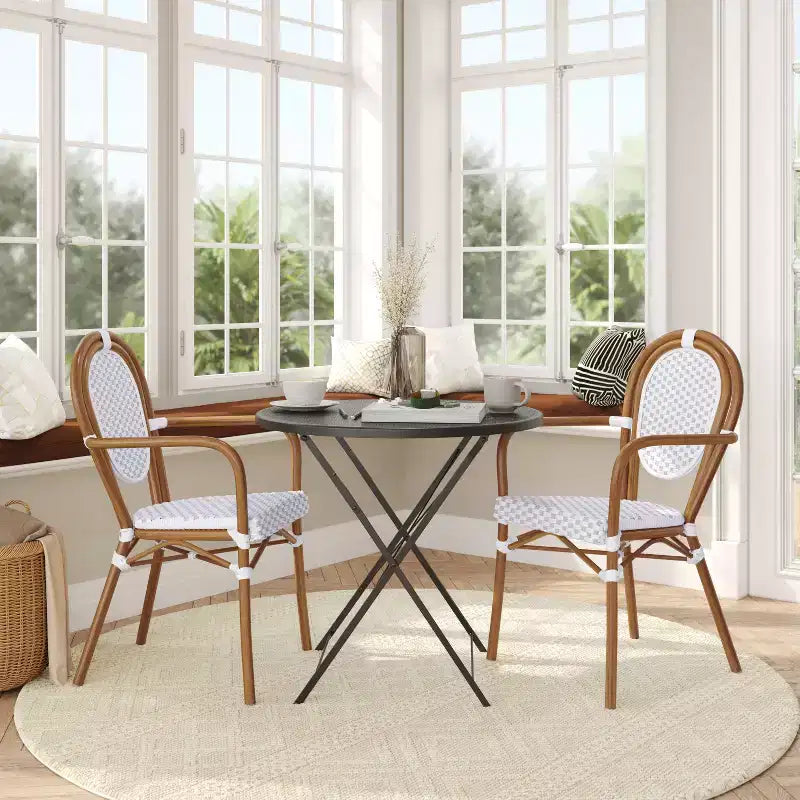 Chaise bistrot empilable professionnelle avec accoudoirs, en rotin PE et aluminium, pour l'intérieur et l'extérieur