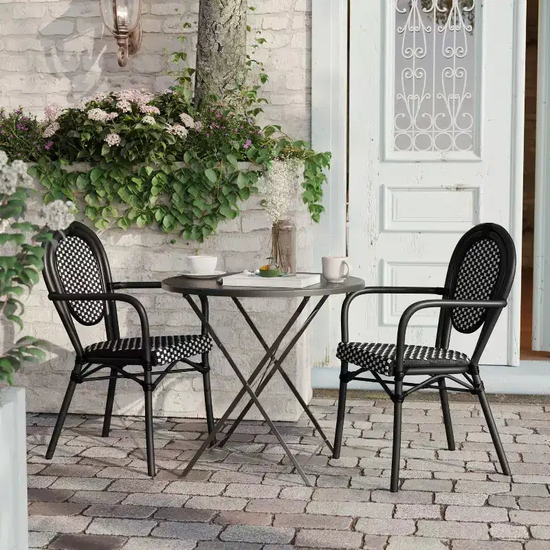 Chaise bistrot empilable professionnelle avec accoudoirs, en rotin PE et aluminium, pour l'intérieur et l'extérieur